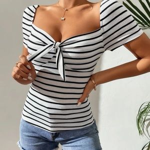 Strip pint knot front tee